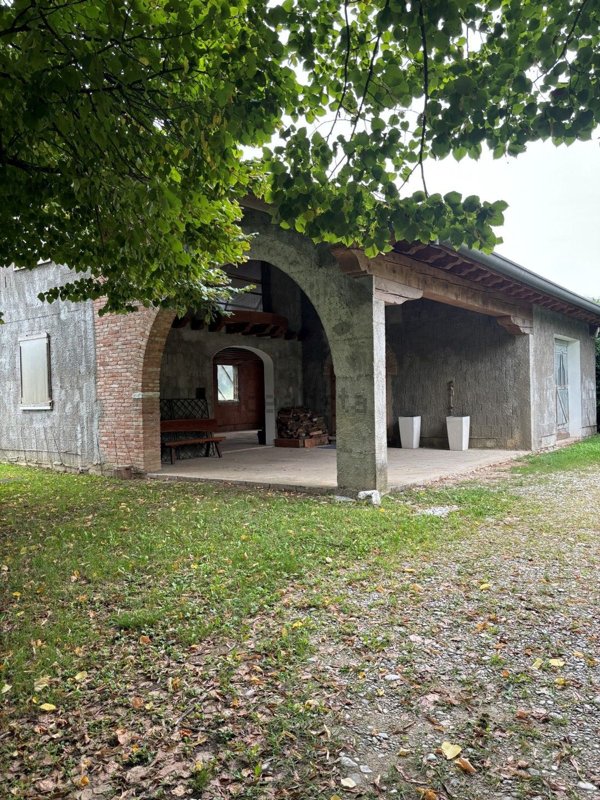 casa indipendente in vendita a Loreggia in zona Loreggiola