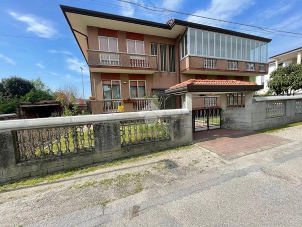 appartamento in vendita a Lozzo Atestino
