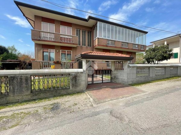 appartamento in vendita a Lozzo Atestino