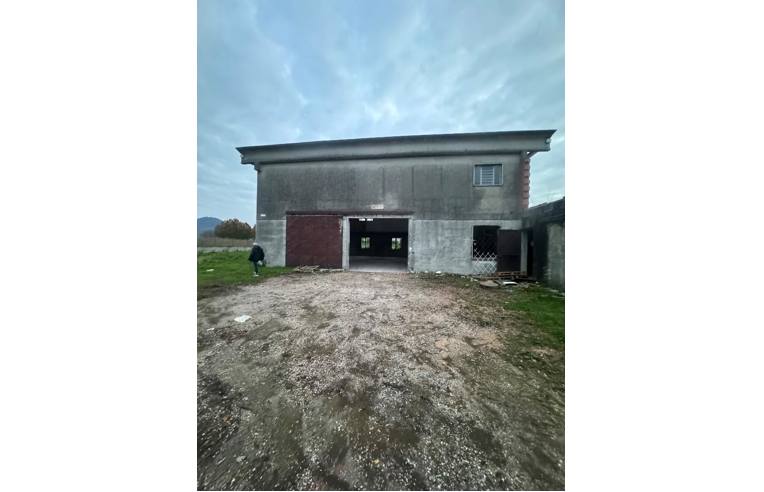 locale commerciale in vendita a Lozzo Atestino