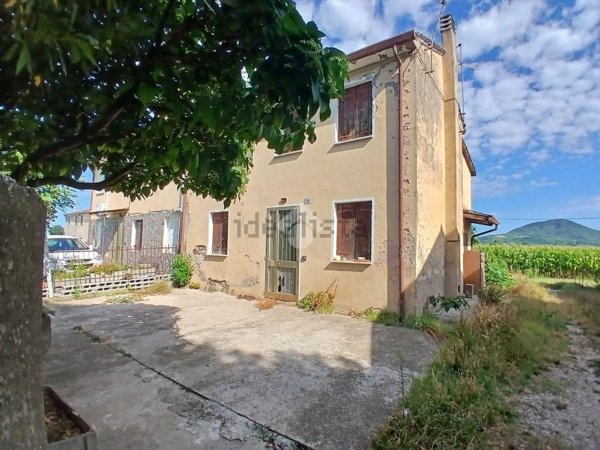 appartamento in vendita a Lozzo Atestino in zona Valbona