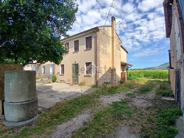 appartamento in vendita a Lozzo Atestino in zona Valbona
