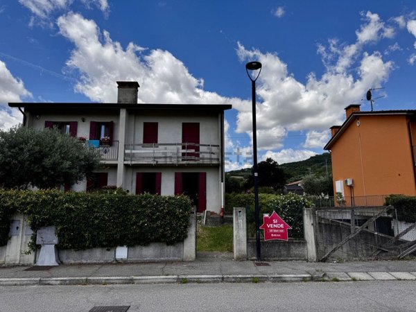 casa indipendente in vendita a Lozzo Atestino