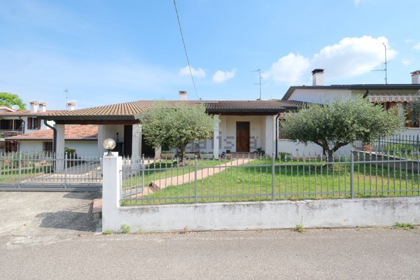 casa indipendente in vendita a Lozzo Atestino in zona Valbona