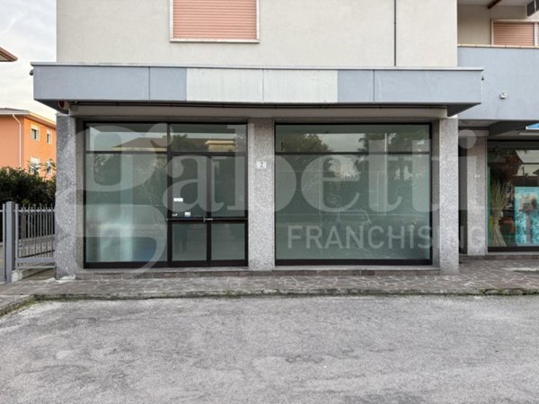 negozio in vendita a Maserà di Padova