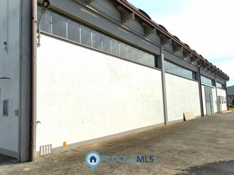 locale commerciale in vendita a Maserà di Padova