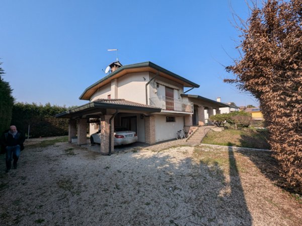 casa indipendente in vendita a Massanzago in zona San Dono