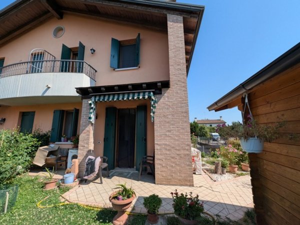 casa indipendente in vendita a Massanzago in zona San Dono
