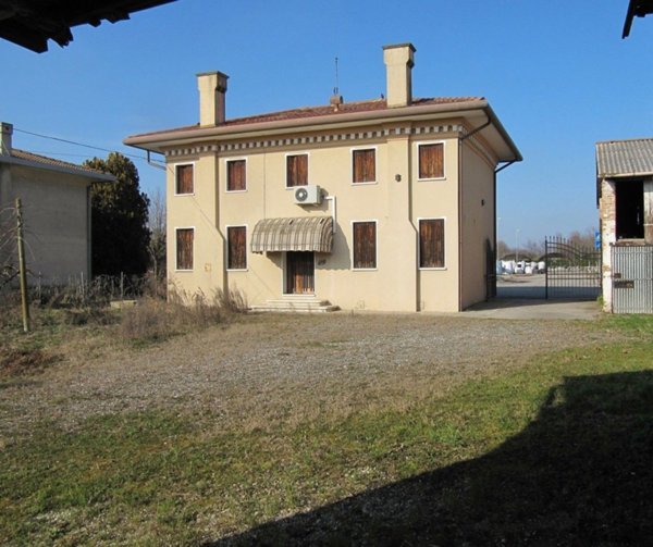 casa indipendente in vendita a Massanzago
