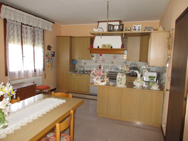 casa indipendente in vendita a Massanzago in zona Zeminiana