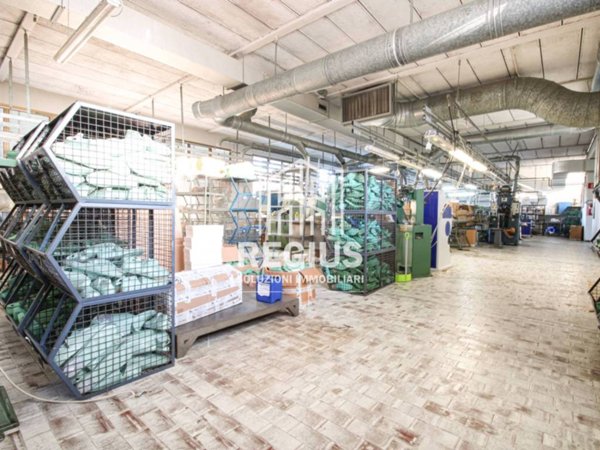 locale commerciale in vendita a Massanzago in zona Zeminiana