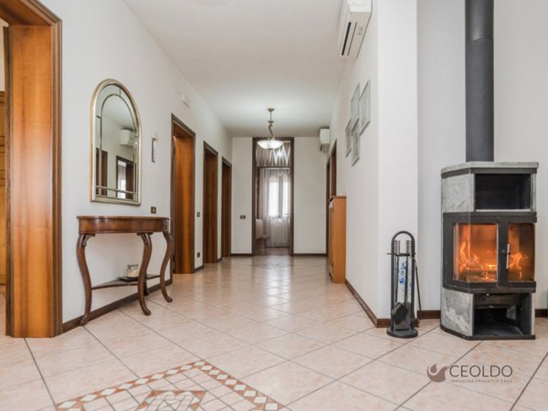 casa indipendente in vendita a Massanzago in zona San Dono