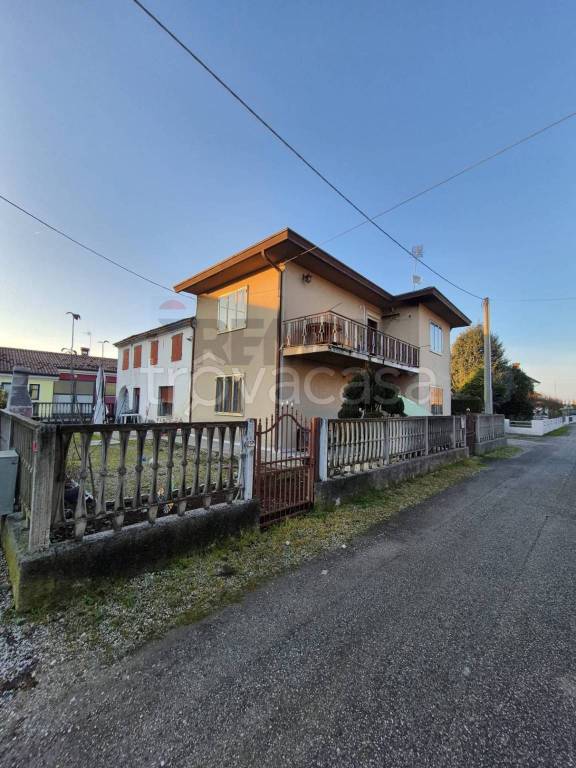 casa indipendente in vendita a Massanzago