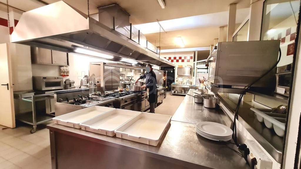 negozio in vendita a Massanzago in zona Zeminiana