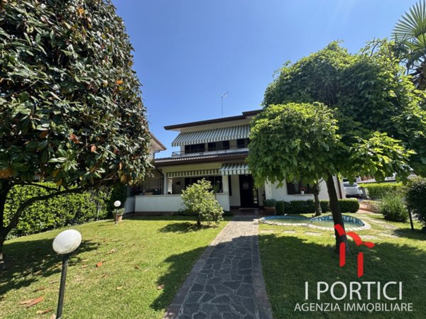 casa indipendente in vendita a Massanzago in zona San Dono