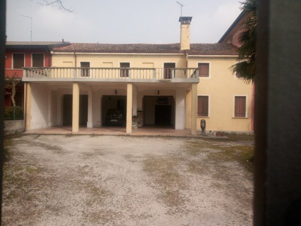casa semindipendente in vendita a Massanzago in zona San Dono