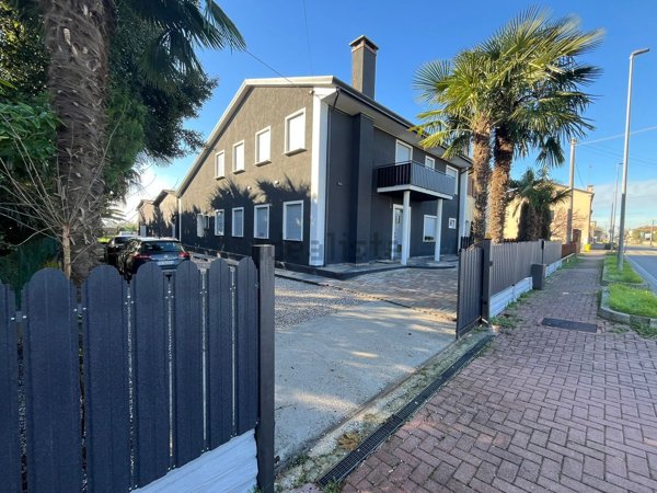 casa indipendente in vendita a Massanzago in zona Zeminiana