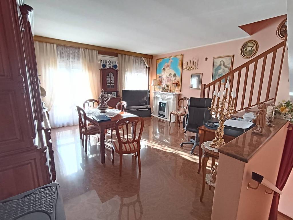 casa indipendente in vendita a Massanzago in zona San Dono