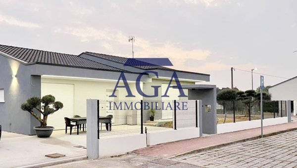 casa indipendente in vendita a Massanzago in zona Zeminiana
