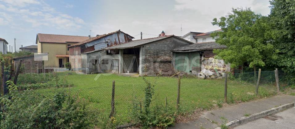 terreno in vendita a Massanzago in zona Zeminiana