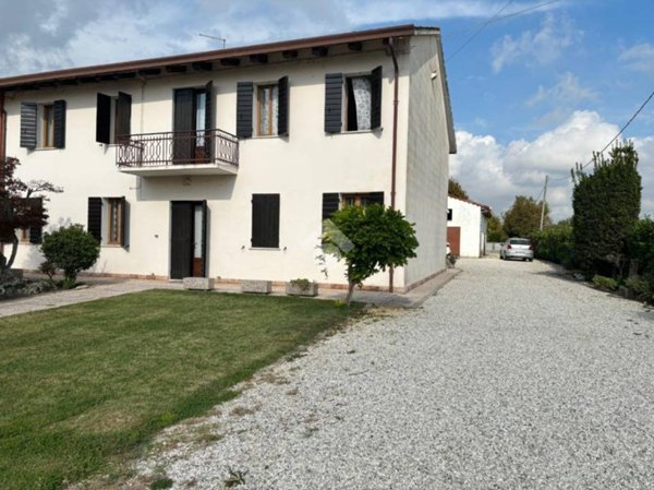 casa indipendente in vendita a Massanzago in zona Zeminiana