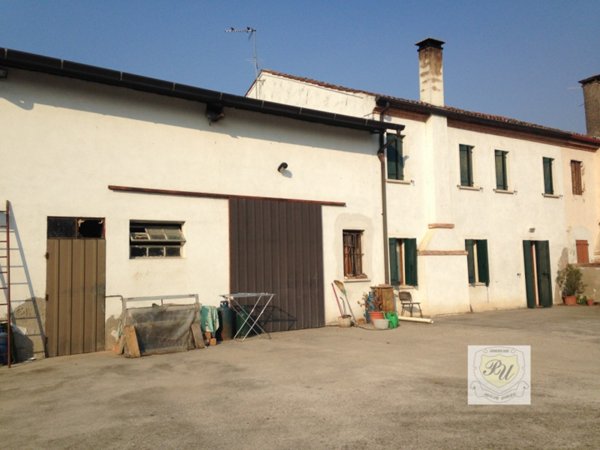 casa indipendente in vendita a Megliadino San Vitale