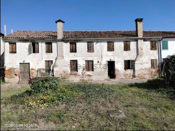casa indipendente in vendita a Megliadino San Vitale