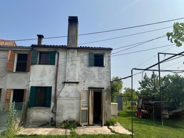 casa indipendente in vendita a Megliadino San Vitale