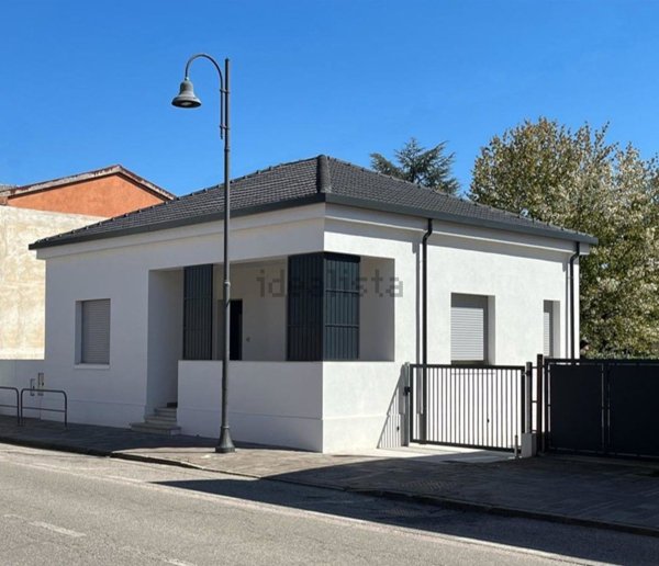 casa indipendente in vendita a Megliadino San Vitale