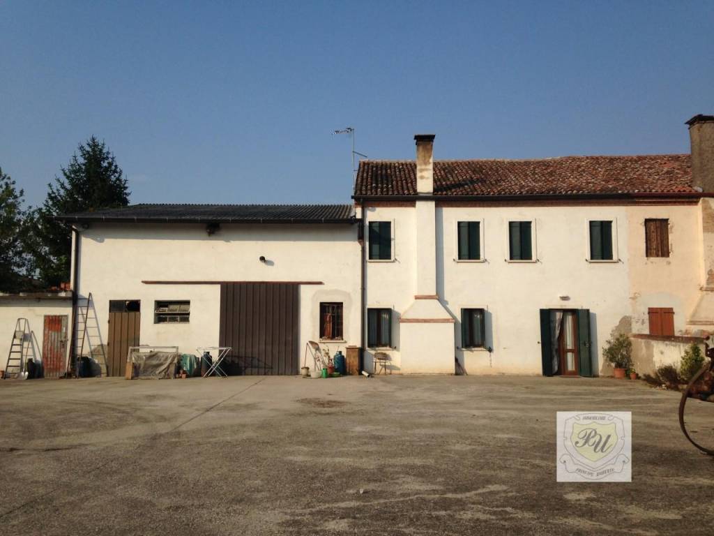 casa indipendente in vendita a Megliadino San Vitale