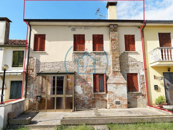 casa indipendente in vendita a Megliadino San Vitale