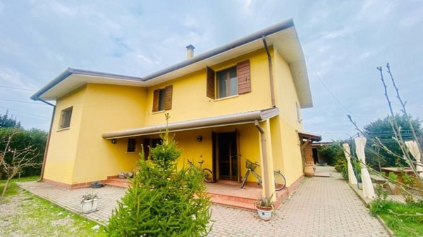 casa indipendente in vendita a Merlara