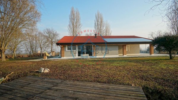 casa indipendente in vendita a Merlara