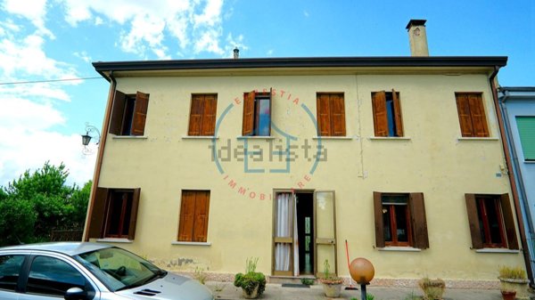 casa indipendente in vendita a Merlara
