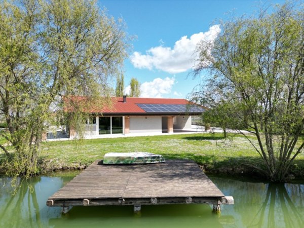 casa indipendente in vendita a Merlara