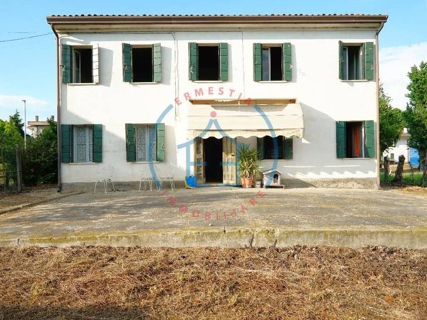 casa indipendente in vendita a Merlara