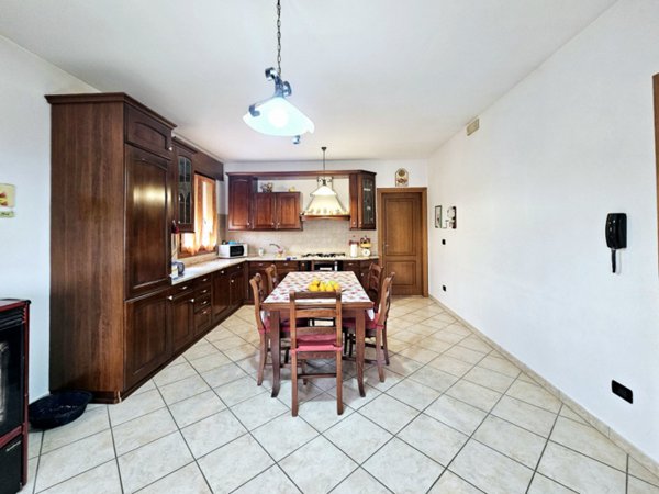 casa indipendente in vendita a Merlara