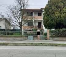 casa indipendente in vendita a Merlara
