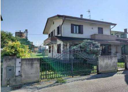 casa indipendente in vendita a Merlara