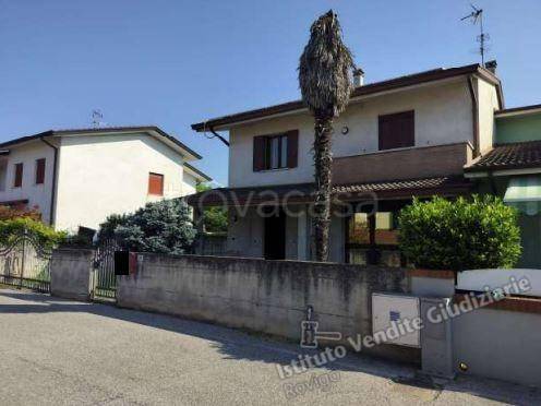 casa indipendente in vendita a Merlara