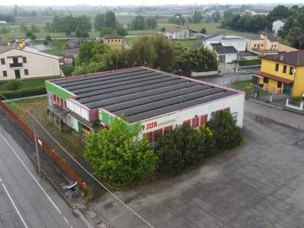 locale commerciale in vendita a Merlara