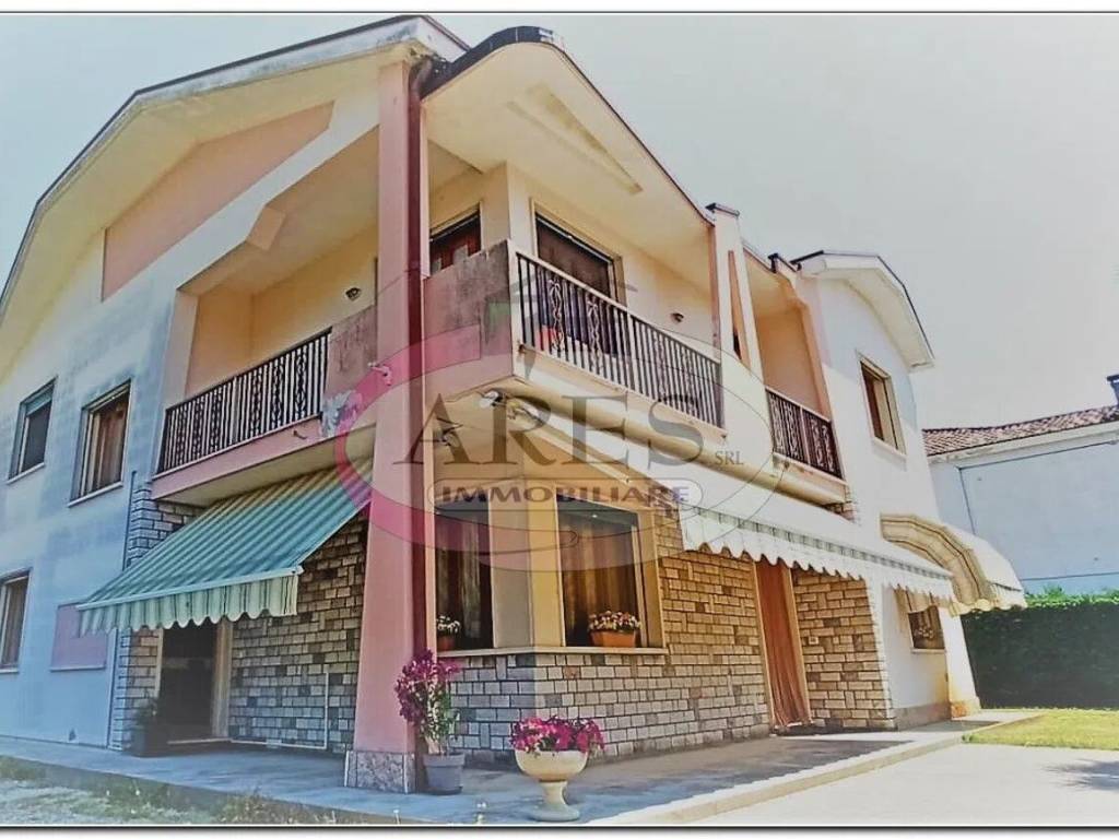 casa indipendente in vendita a Merlara