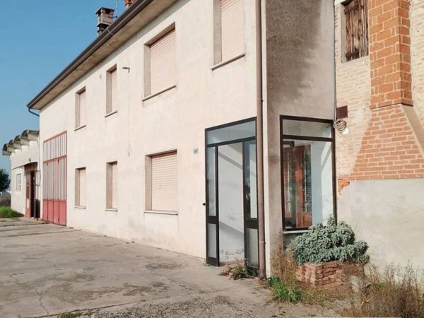 casa indipendente in vendita a Merlara