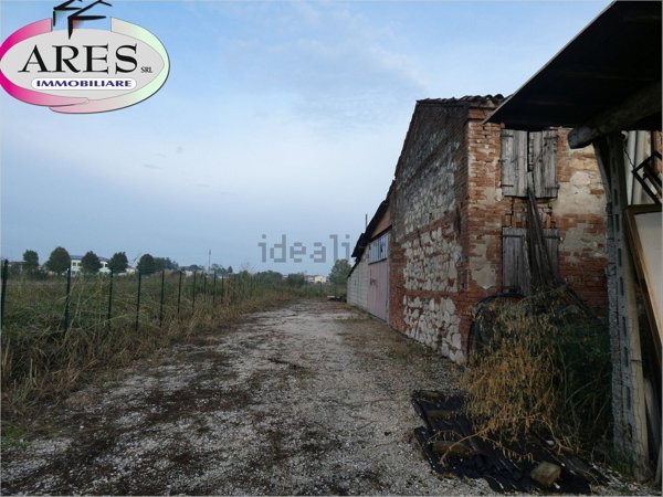 terreno edificabile in vendita a Merlara
