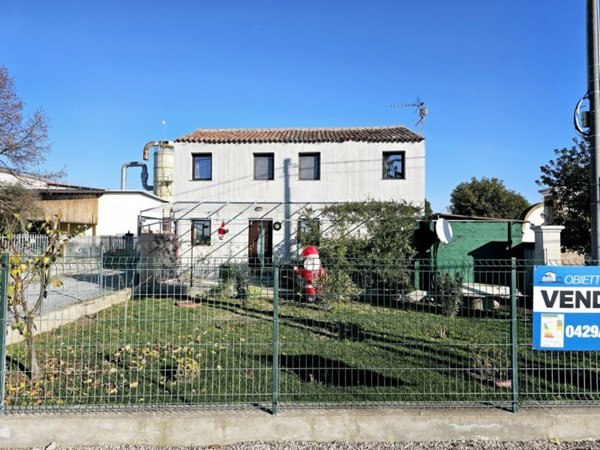 casa indipendente in vendita a Merlara