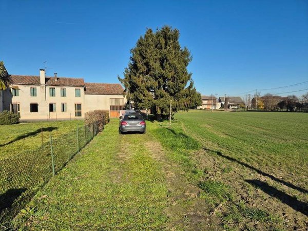 casa indipendente in vendita a Merlara