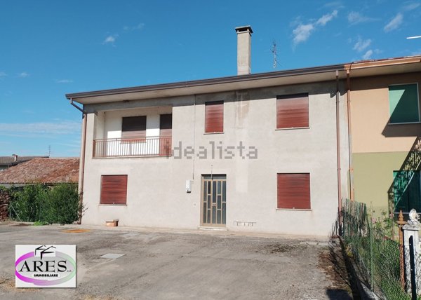 casa indipendente in vendita a Merlara