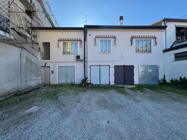 casa indipendente in vendita a Merlara