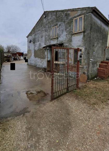 casa indipendente in vendita a Merlara