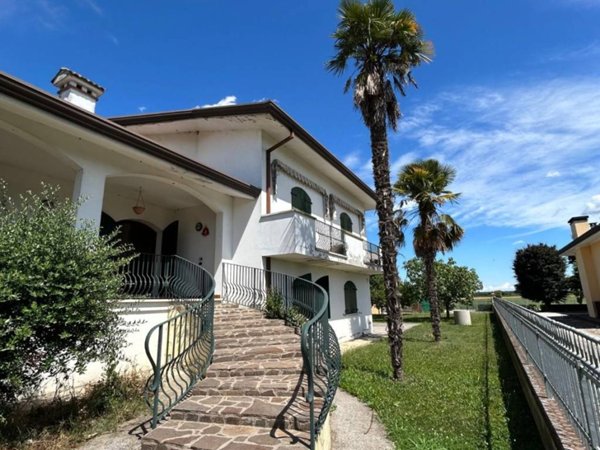 casa indipendente in vendita a Merlara